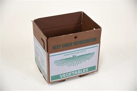 Measure a Regular Slotted Carton Shipping Box .